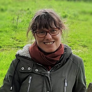 Headshot of woman